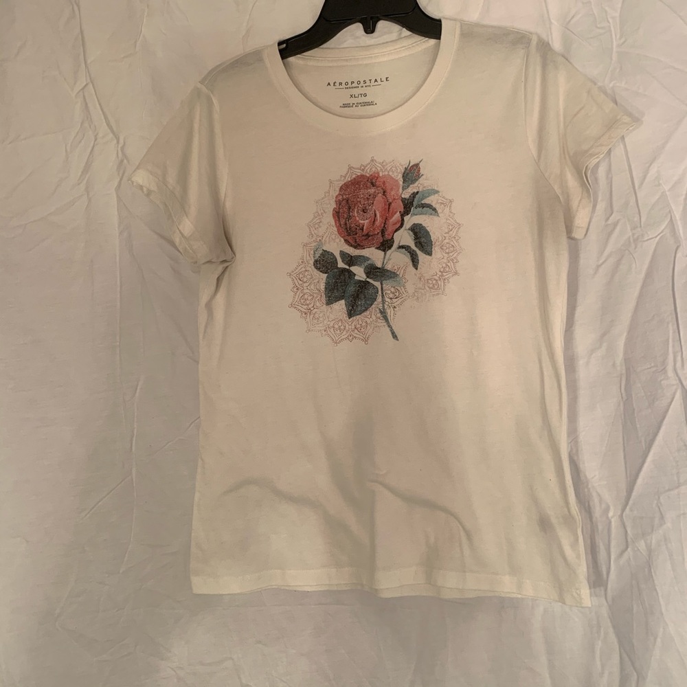 White, flower t-shirt